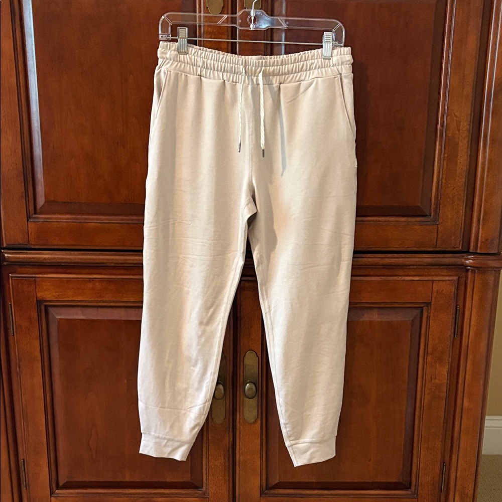 Vuori Women's Cream Jogger Pants